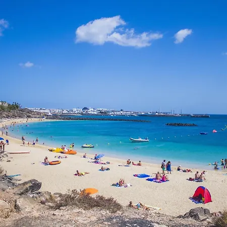 Centrally Located Rupert 3 Bedrooms Private Pool Close To Amenities Puerto Del Carmen Villa