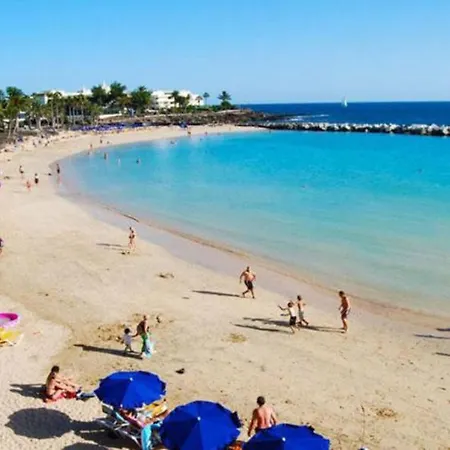 Centrally Located Rupert 3 Bedrooms Private Pool Close To Amenities Puerto Del Carmen Villa *