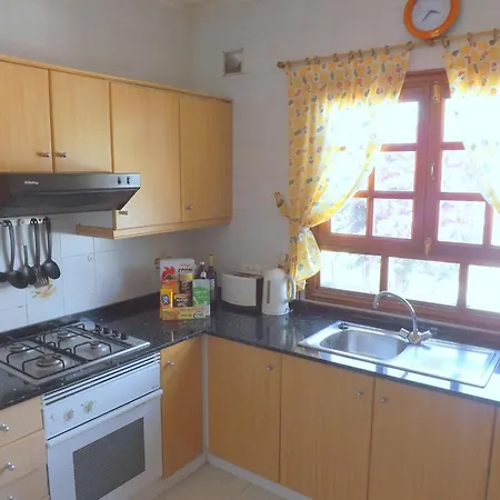 Villa Centrally Located Rupert 3 Bedrooms Private Pool Close To Amenities Puerto Del Carmen Tías